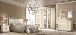 Комод Тиффани штрих-лак/серебро (ТФКМ-1) в Троицке - troick.ok-mebel.com | фото 2